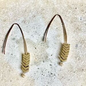 Geometric chevron earrings NEW